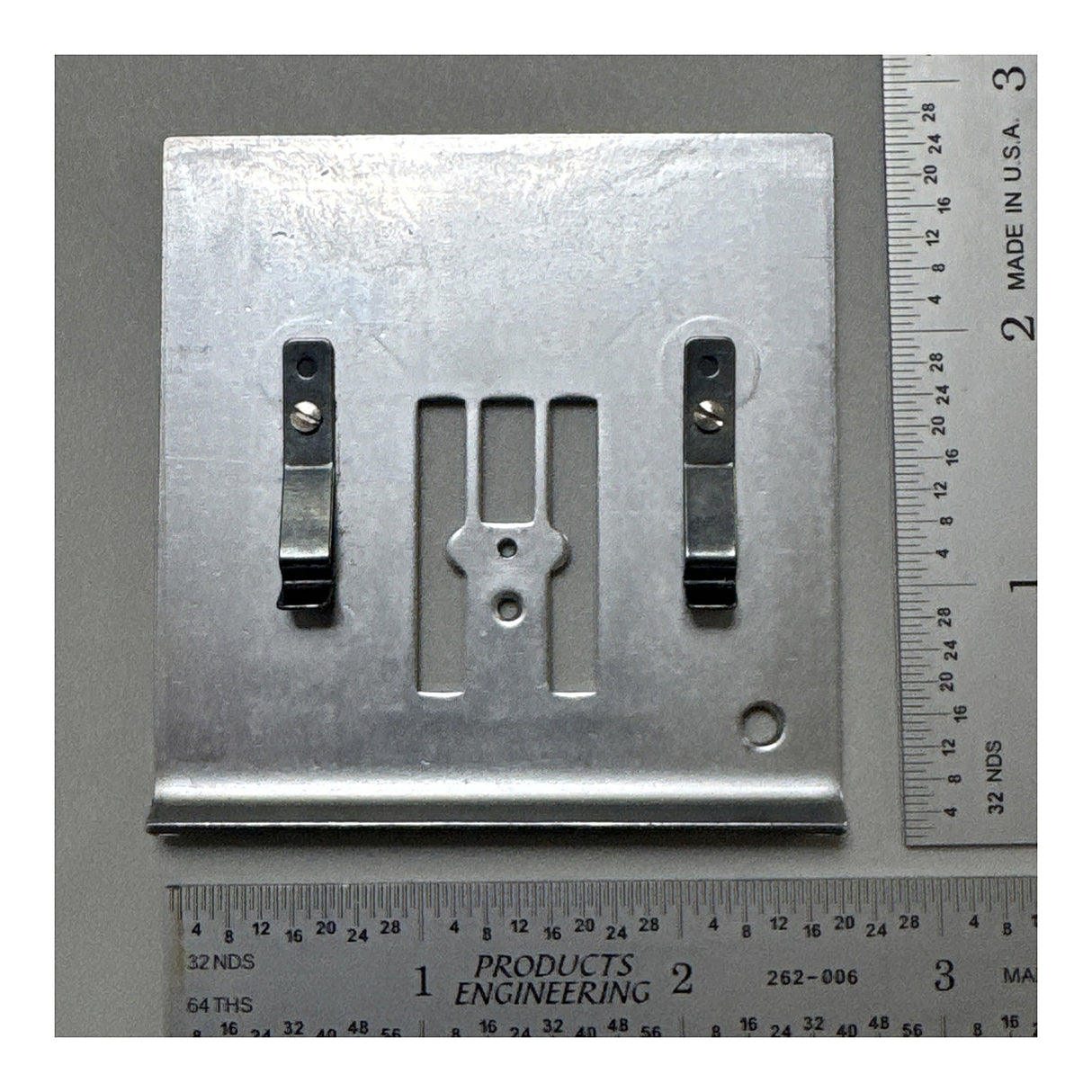 BERNINA 1630 Straight-Stitch Needle Plate (Old-Style) | #0030987000 - view 3